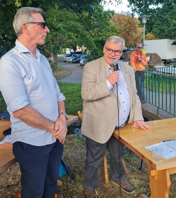 Bürgermeister Tobias Weisbecker übernahm die Siegerehrung, hier mit Vorsitzendem Dr. Ulrich Dehmer
